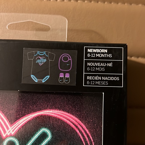 Nike Newborn 3-Piece Set - Picture 2 of 4